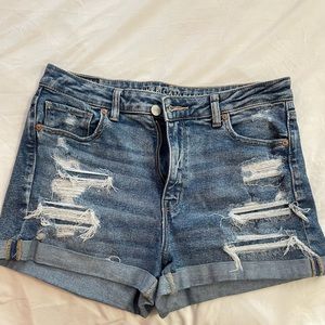 American Eagle size 10 crossover mom shorts.